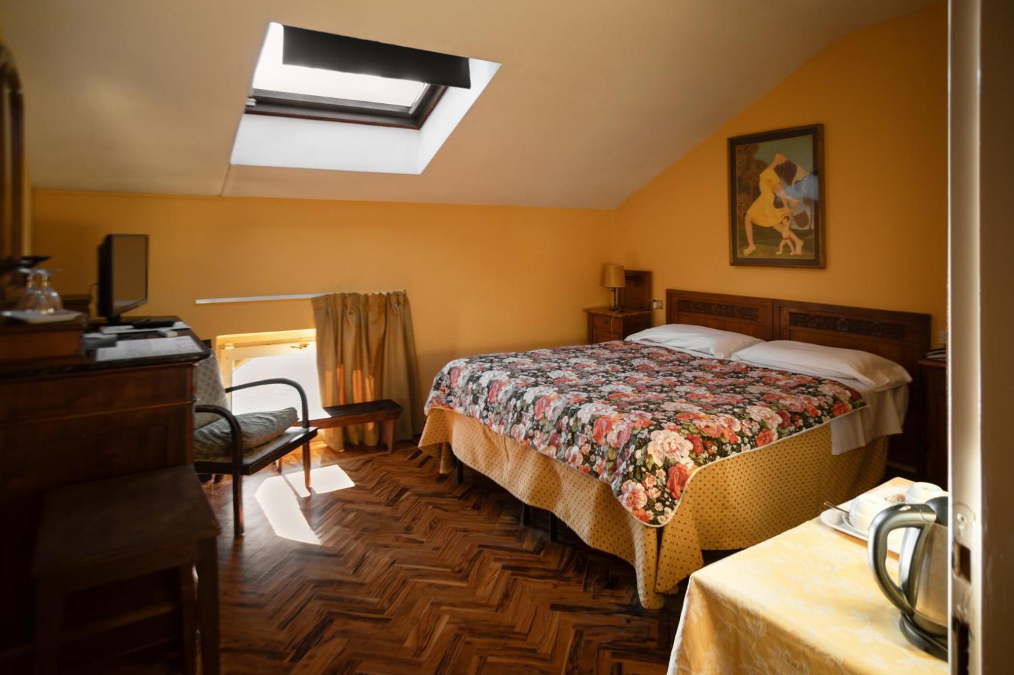 Hotel Olivedo Varenna Exterior photo